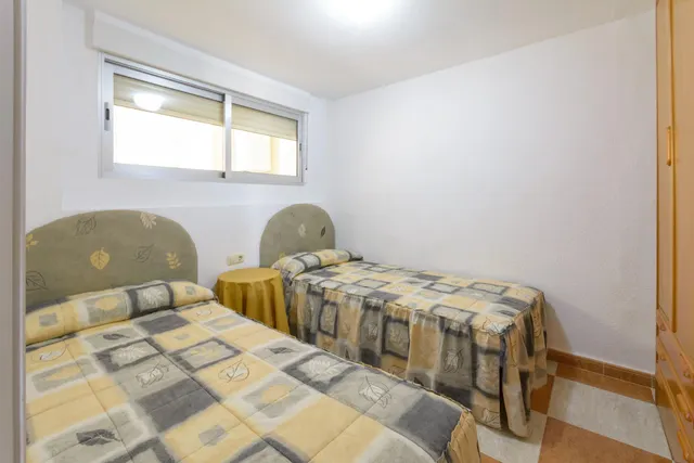 Amplio Apartamento en Playa de Gandia con Vistas al Mar — 26