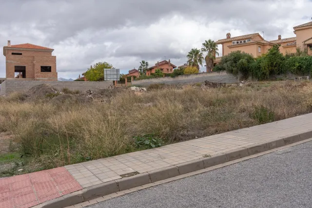VENTA DE PARCELA EN LA URBANIZACIÓN CAÑADAS DEL PARQUE — 27