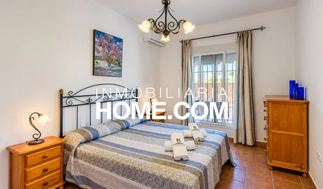 Villa independiente en una sola planta con piscina privada, jardín y licencia turística en Alhaurín de la Torre — 24