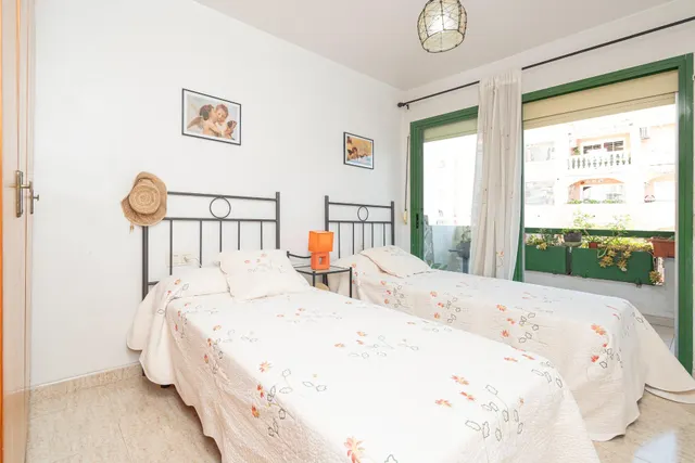 Piso luminoso con 4 habitaciones y 2 baños — 2