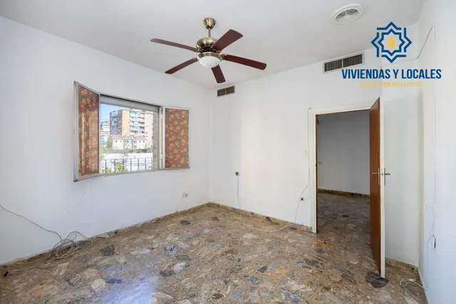 Edificio con gran potencial de desarrollo residencial en Zaidín – Granada — 28