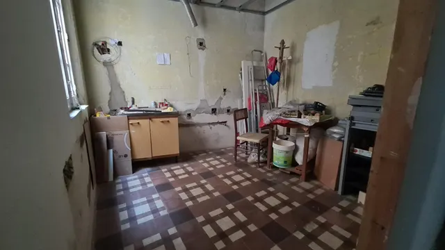 VENTA DE PISO INTERIOR 2º SIN ASCENSOR PARA REHABILITAR EN Z - foto 2