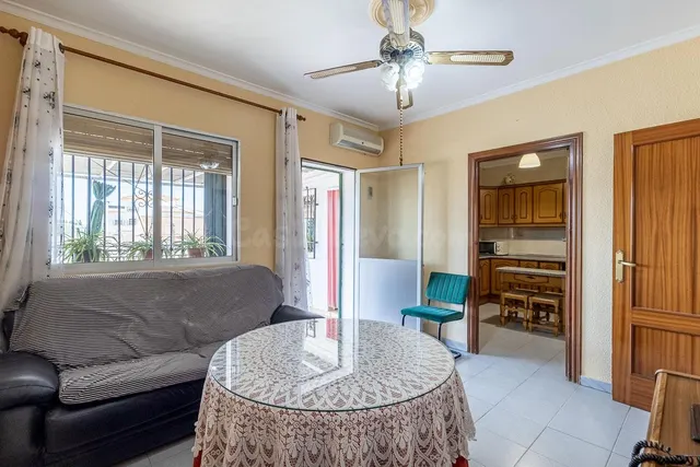 Gran casa en una sola planta con bajo de 130 m2 y solar de 3 - foto 4