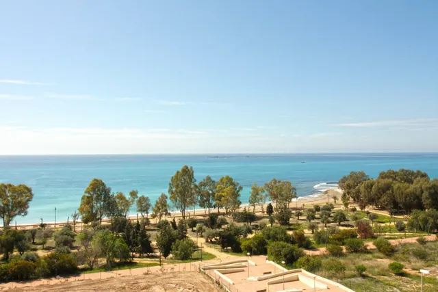 Exclusivo ático dúplex con vistas frontales al mar en Villaj - foto 3