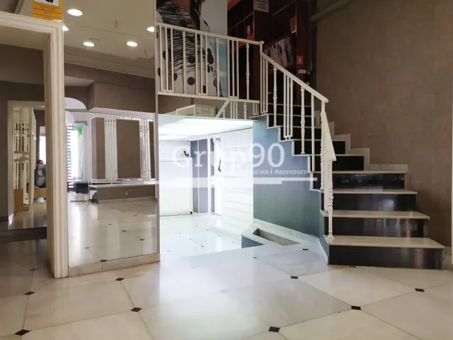OPORTUNIDAD PARA TU NEGOCIO !! LOCAL EN EL EIX COMERCIAL — 4