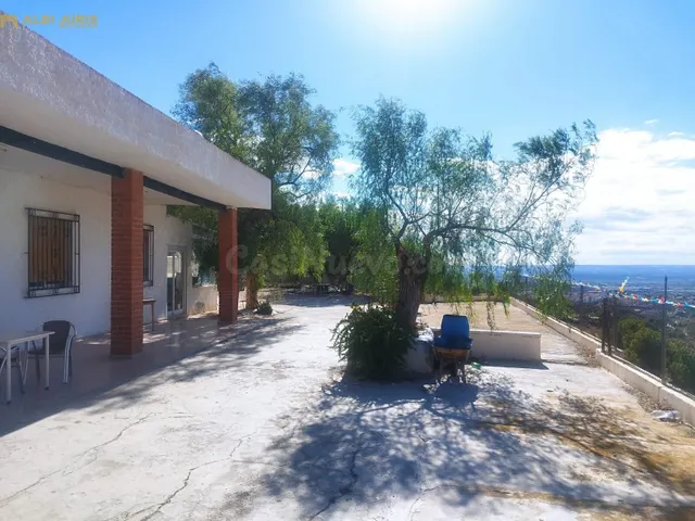 Casa de campo 4 habitaciones 150m² en venta - Zona norte