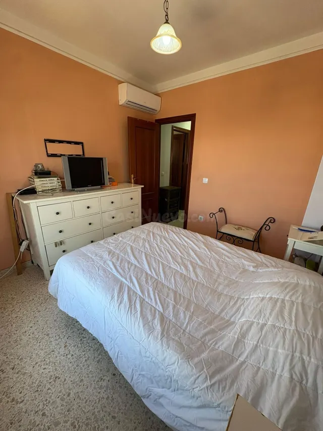 Amplia y Luminosa Vivienda con Atico en Ubicación Privilegiada Calle Vilches! — 16
