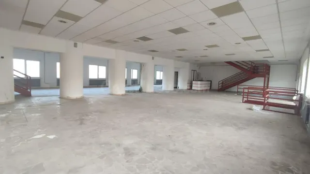 Local comercial 717m² en alquiler - Peñacastillo - Nuevamont - foto 5