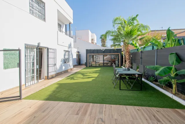 Chalet Independiente y privado en Bormujos — 2