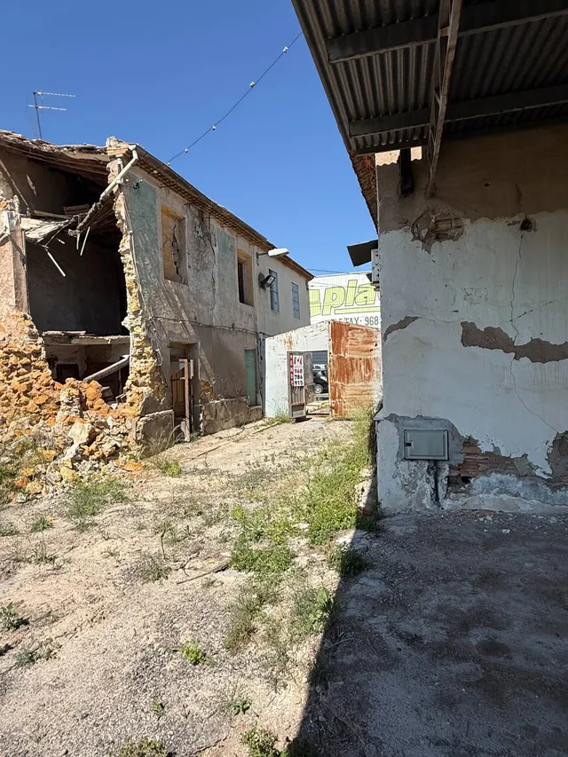 CASA PARA REFORMAR EN CARRETERA FUENSANTA CON PARCELA 1222M2. — 6