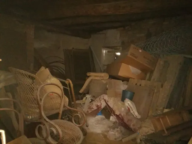 SE VENDE CASA DE PIEDRA PARA REFORMAR  EN CUBILLOS DEL SIL — 22