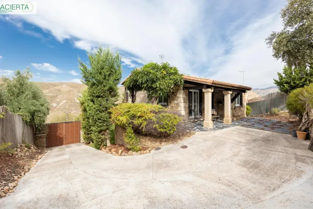 UNA CASA UNICA CON ENCANTO, ESPACIO Y VISTAS EN EL CORAZON D - foto 5
