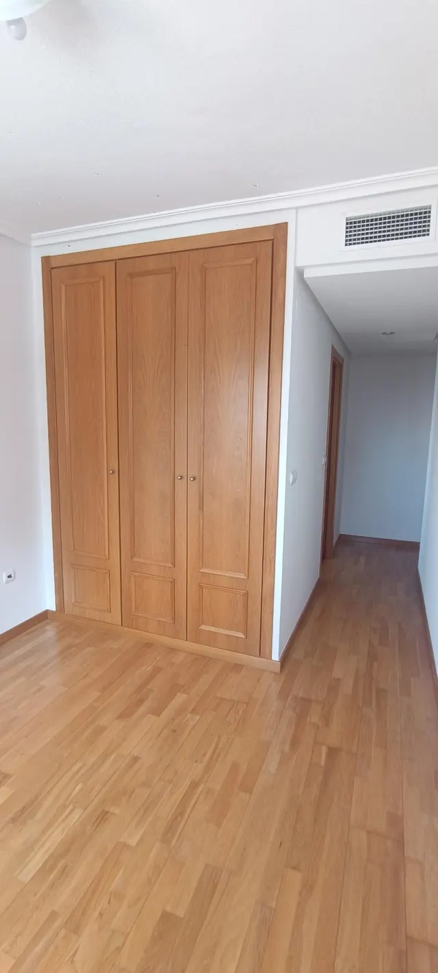 Oportunidad con TERRAZA en Juan Carlos I — 40