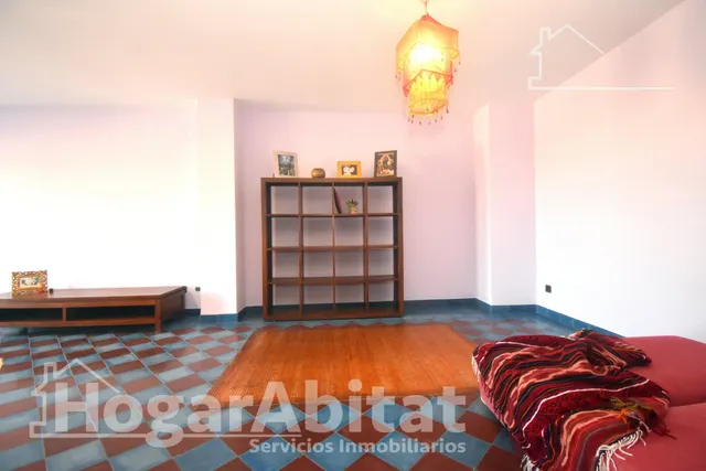 SEMINUEVO, AMPLIO Y CON TERRAZA — 34
