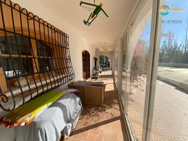 Amplia casa de campo con hangar privado y piscina — 24