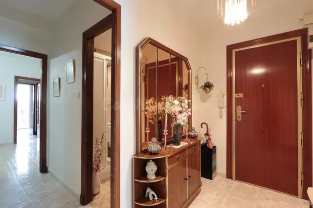 Piso en venta junto a calle Ángel Bruna de 110 m2, 3 dormitorios, baño y aseo, balcon y terraza acristalada — 3