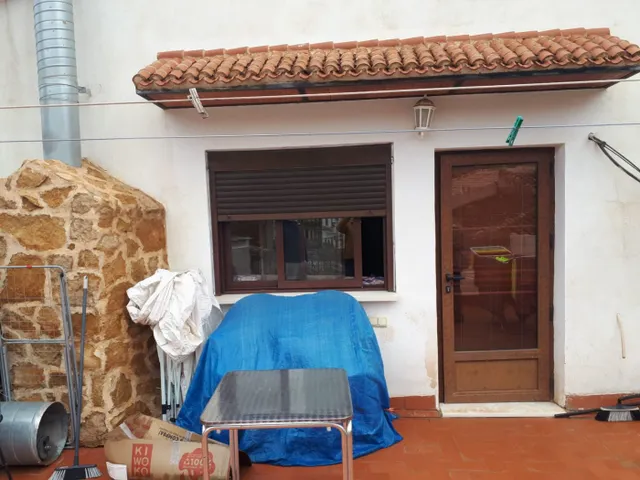 VIVIENDA DE DOS  APARTAMENTOS Y LOCAL EN SERÓN (AMERÍA). — 25