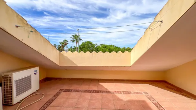 Casa adosada de 4 dormitorios en El Rosario, Marbella — 32