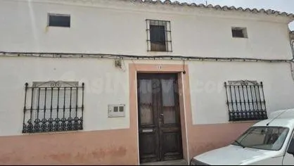 Amplia Casa en Cabeza del Buey, Extremadura – Oportunidad Única