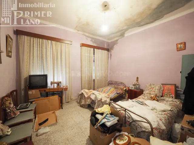 Vivienda de 2 plantas en pleno centro de Tomelloso en calle  - foto 2