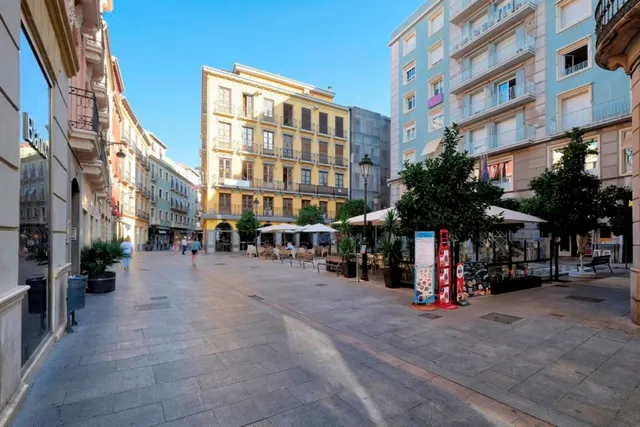 LOCAL EN PUERTA REAL-RECOGIDAS (PLAZA CAMPOVERDE) — 20