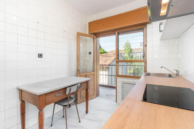 Piso 1º totalmente reformado de 89m2 con garaje y terraza en - foto 3