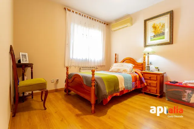 CHALET EN EL CENTRO DE SALOU 5 habitaciones — 6