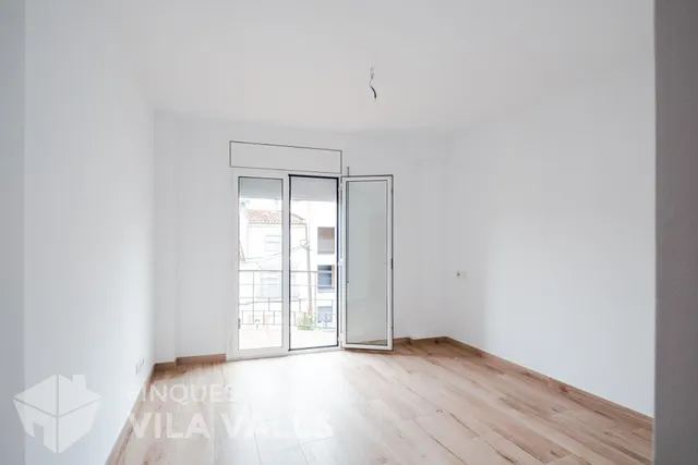Piso dúplex en pleno centro de Caldes. Ascensor, terraza, 2 balcones y parking incluido. — 8