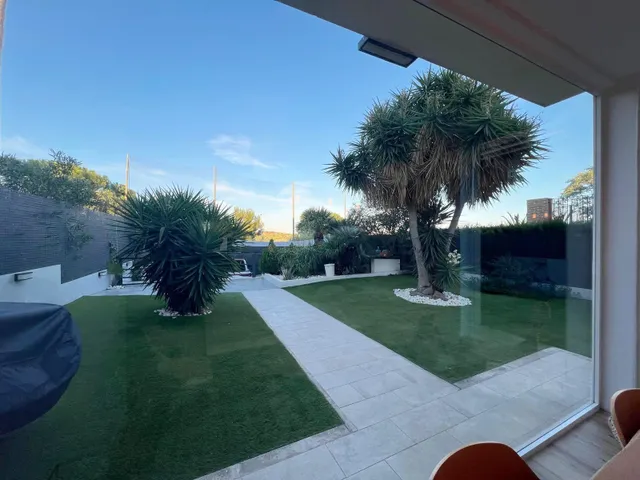 Moderno Pareado en Alenda Golf con Piscina y Sostenibilidad — 17