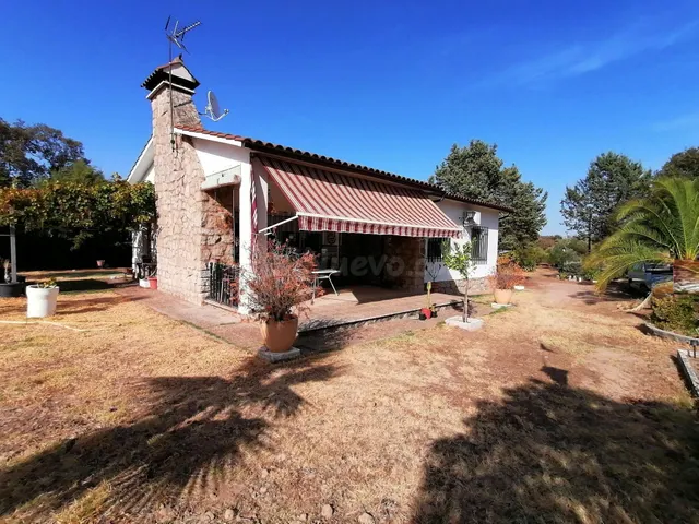 Chalet con Piscina en el Monte del Casar de Cáceres - Oportu - foto 5