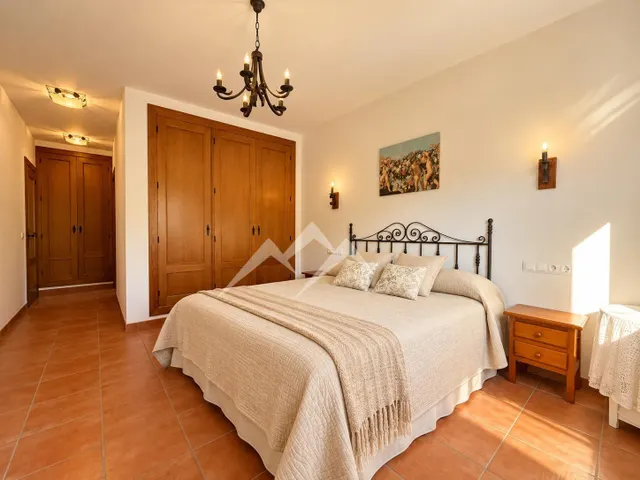Finca rústica con CÉDULA DE HABITABILIDAD, licencia y final de obra. — 25