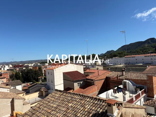 Casa en venta en Genovés, 5 habitaciones y terraza. — 18