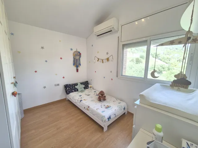 Casa con vistas panorámicas, placas solares y gran terraza en Mas Trader, Cubelles — 29