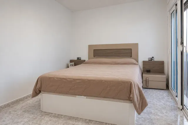 Casa en Reus con garaje para 4 coches, terraza y barbacoa — 26