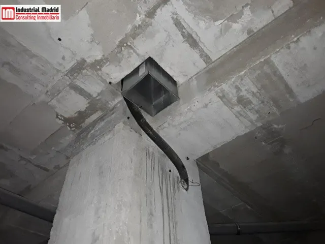LOCAL COMERCIAL EN ARGANDA DEL REY — 12
