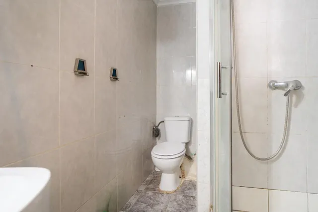 OPORTUNIDAD DE INVERSIÓN EN MONTSERRAT – VIVIENDA CON INQUILINOS — 11