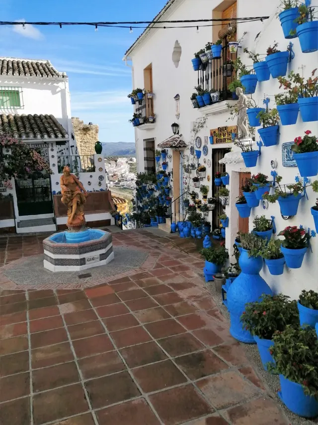 Ideal cómo inversión o si desea vivir en un pueblo con encanto como es Iznájar (Córdoba). — 42