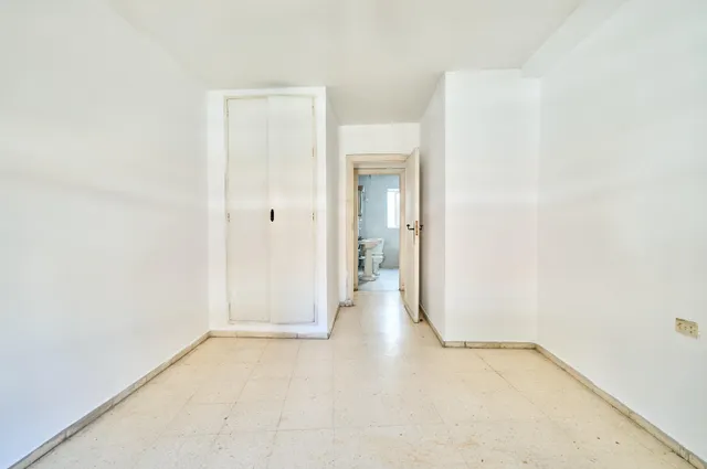 Piso en calle Tornería junto a Hotel María Luisa — 20