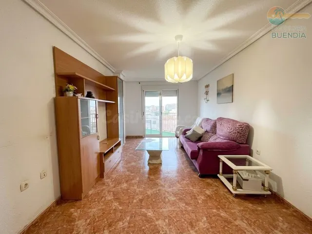 Piso de 3 dormitorios , garaje y trastero muy cercano a servicios — 5