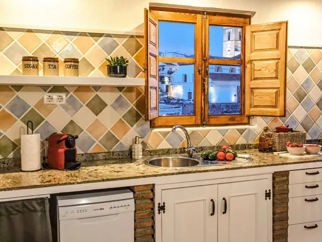 El mar desde la cocina, el pueblo a tus pies — 17