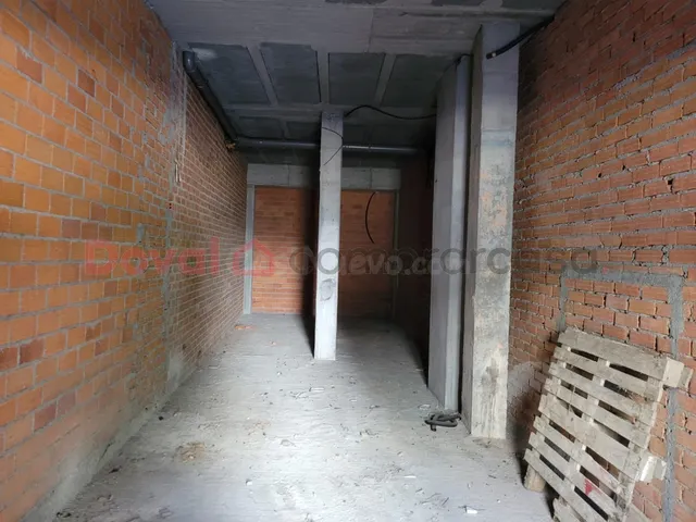 SE ALQUILA LOCAL COMERCIAL — 4