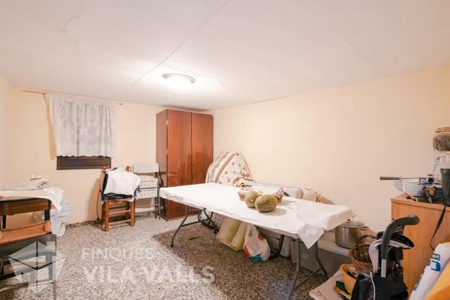 Granja con posibilidad de 2 vivendas.y 1 Ha de terreno — 24