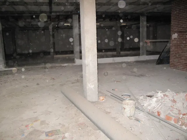 ++se vende local comercial dando a dos calles en esquina en el palmar murcia++ 946m2 — 21