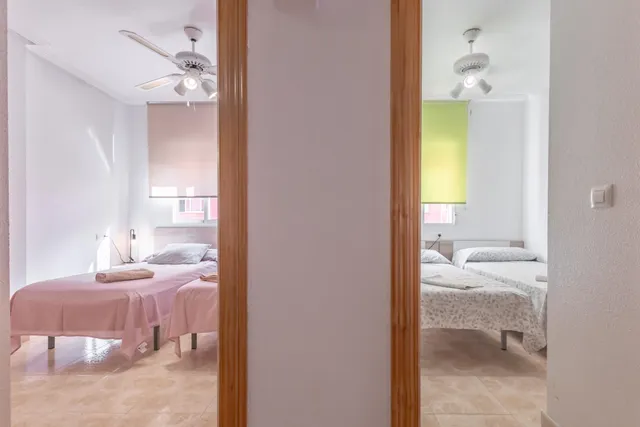 Luminoso apartamento de 3 dormitorios, 2 baños + trastero en Torrevieja — 17