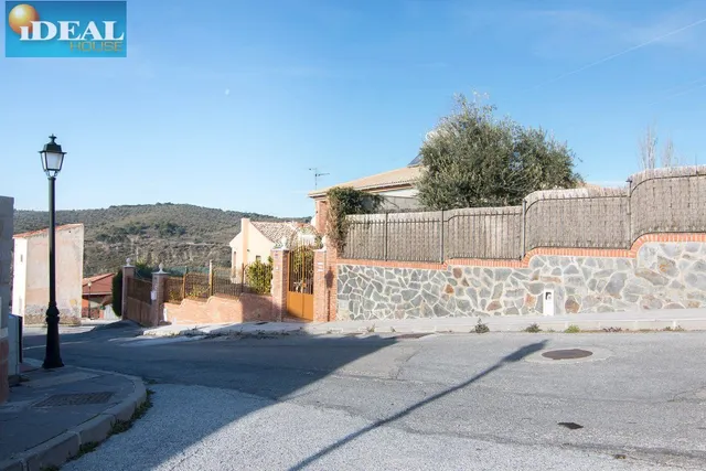 A6515D7. Huétor Santillan. www.idealhouse.es — 44