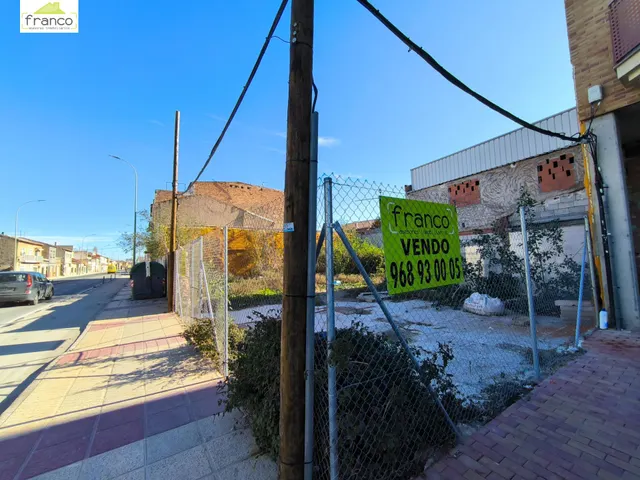 CASA CON PEQUEÑO TERRENO PARA REFORMAR EN CARRETERA ALCANTARILLA — 7