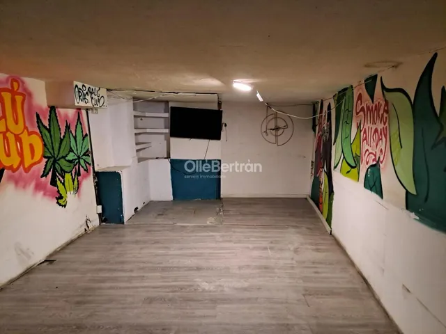LOCAL COMERCIAL EN VENTA EN CALLE DEL CORREU VELL — 11