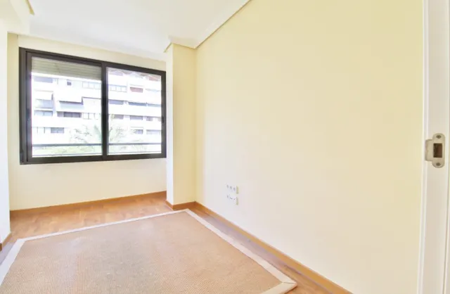 Maravillosa vivienda junto al Corte Inglés. Ahora en oferta. Llámanos. — 7