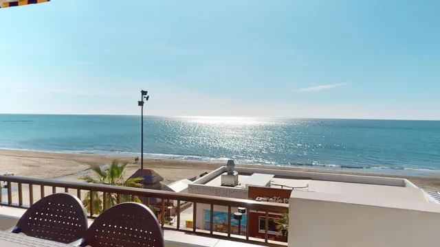 ¡Oportunidad única en el Paseo Marítimo, un dormitorio, terraza, parking, magníficas vistas al mar! — 8