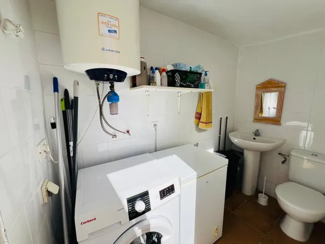 Chalet adosado de 3 dormitorios con garaje y piscina comunitaria en Playa Flamenca — 7